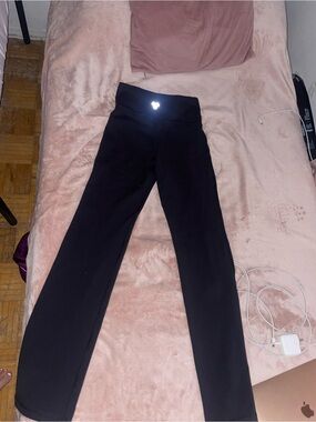 Aritzia Black Girls' Bootcut Active Leggings
